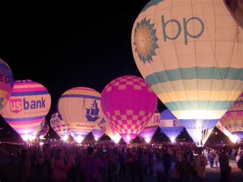 Datei:Louisville Balloon Glow 2006.JPG – Wikipedia
