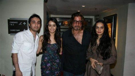 Shakti Kapoor Height, Weight, Age, Wife, Family, Biography & More » StarsUnfolded