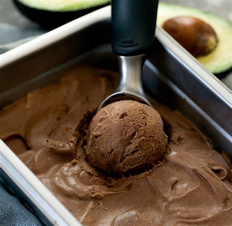 AVOCADO CHOCOLATE ICE CREAM RECIPE - Priezor.com