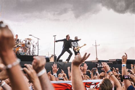 U2 Perform 'Joshua Tree', Renew Our Faith In Humanity At Buffalo's New Era Field
