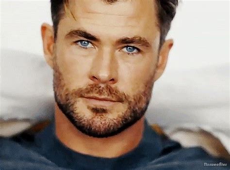 Chris Hemsworth | Blue-Eyed Hunk