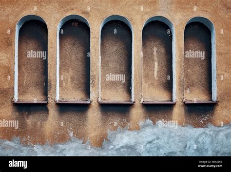 Wall niches hi-res stock photography and images - Alamy