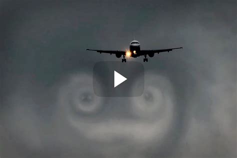 Watch These Huge Wingtip Vortices | Boldmethod