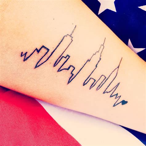 new york city skyline tattoo | Kleine polstatoeages, New york skyline ...