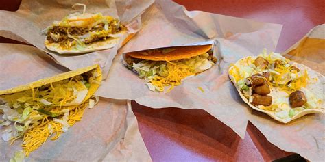 Trying Every Kind of Taco at Taco Bell — Review + Photos