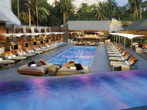 Luxury Life | Vegas pools, Las vegas pool, Vegas pool party