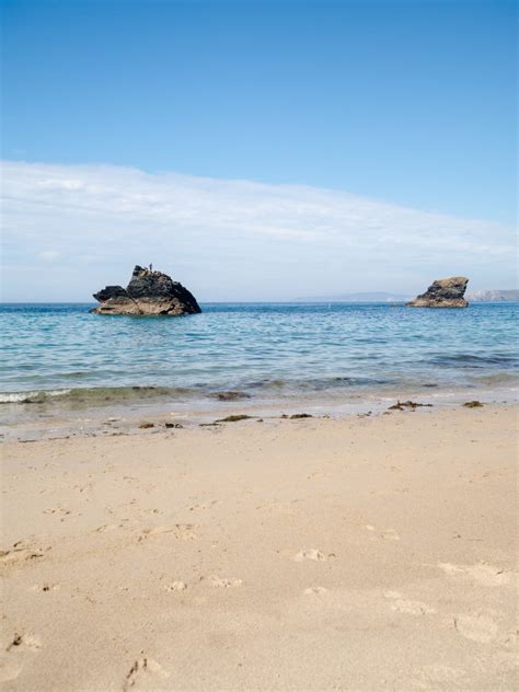 Finding Secret Beaches & Coves in Cornwall - The Cornish Life | Cornwall Lifestyle Blog