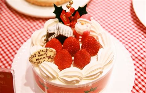 Strawberry Christmas Cake Ideas / Japanese Christmas Cake Just A Pinch ...