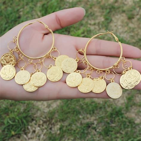 Share 77+ gold coin hoop earrings - esthdonghoadian