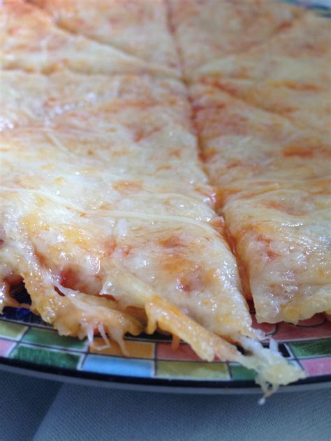 Three Cheese Pizza (Muenster, Parmesan, and Mozzarella) | Scrolller