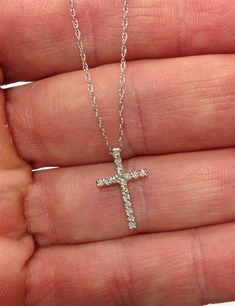 Tiny Gold Diamond Cross Necklace | ee-shopping.com