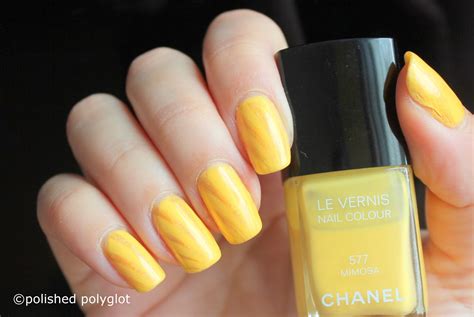 15 Cheerful Sunshine Nail Art Ideas