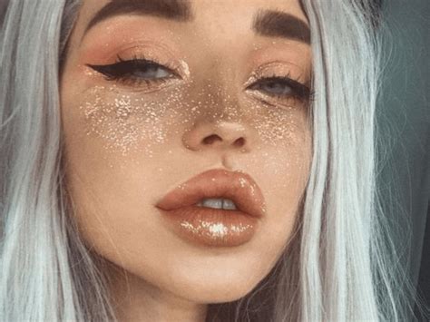 Ways You Can Add Glitter To Your Makeup Routine - Society19