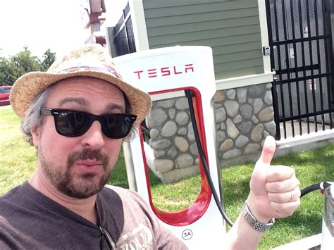 New Tesla charging stations could compete with Starbucks - Business Insider