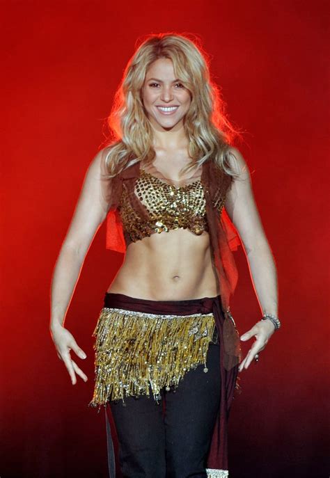 Shakira Abs Pictures | POPSUGAR Latina