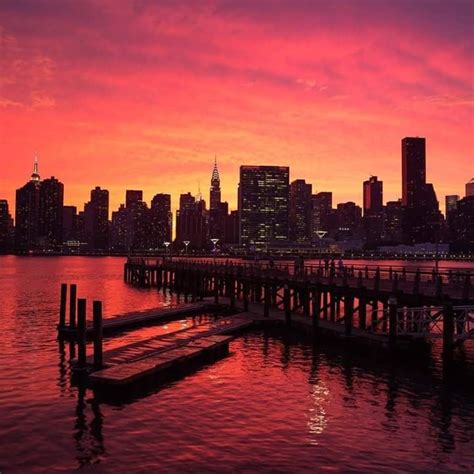 Sunset views from Long Island City, Queens | Sunset city, Cityscape photography, City skyline