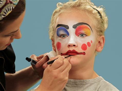 How to Paint a Clown Face For Halloween | HGTV