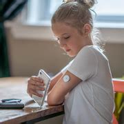 Continuous glucose monitoring use patterns in young children after T1D ...