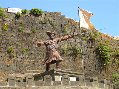 Forts in Maharashtra: Baji Prabhu Deshpande and The Battle of Pavankhind