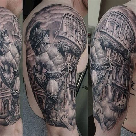 Das alte Rom schwarze Gladiators Statue Tattoo an der Schulter mit großer Kampfarena ...