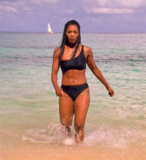 9 Hot Sexy New Angela Bassett Bikini Pics