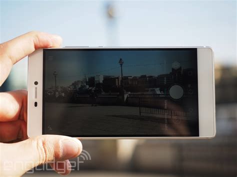 Huawei's flagship P8 smartphone is all about the fancy camera | Engadget