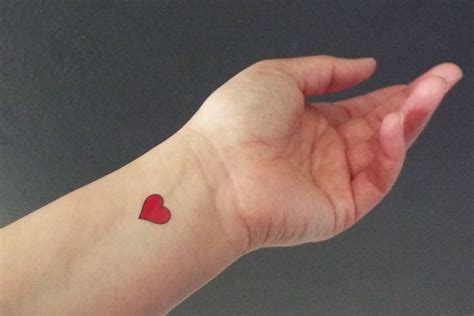20 Temporary Tattoos Small Red Hearts / Fake Tattoos / Set of 20 | Heart tattoo designs, Small ...