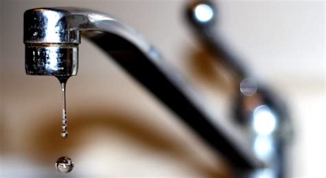 How to fix a Dripping Bathroom Faucet: Plumbing Solutions - Bath Tricks