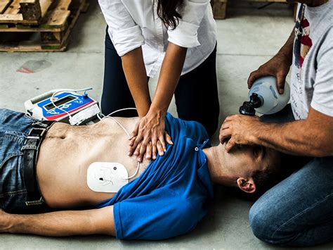 Adrénaline et ACR : survie en légère amélioration au prix de complications neurologiques