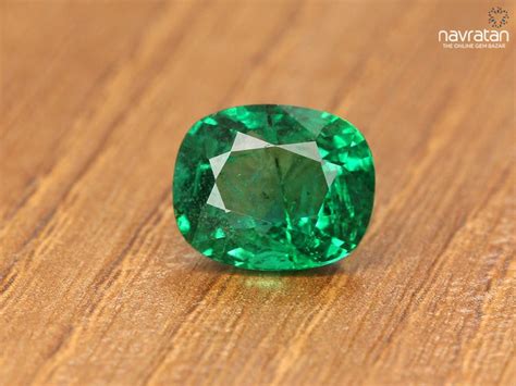 Emerald Stone: Top Jewelry Trends | by Veer Navratan | Medium