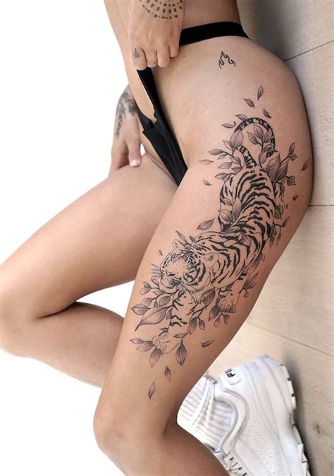 45 Beautiful Hip Tattoos For Women with Meaning