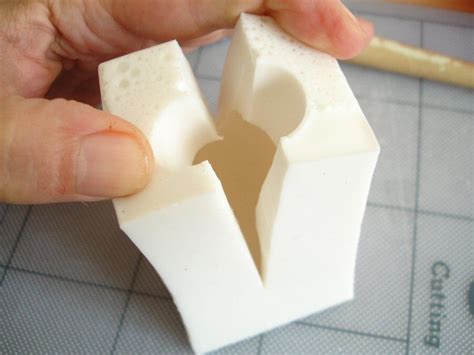 ‘Beginner’s Basics’ – mouldmaking and casting explained | Diy silicone molds, Resin crafts ...