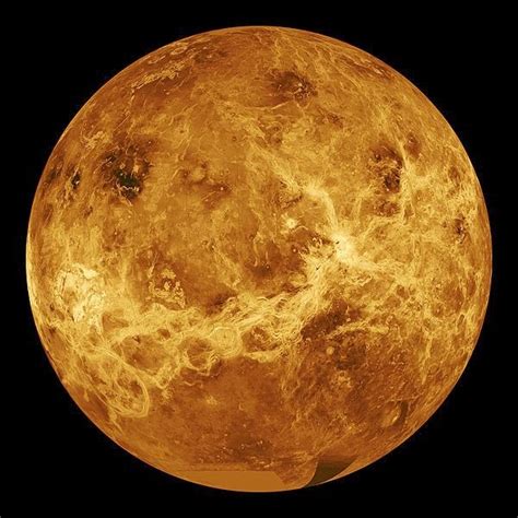 Venus Might Have Active Volcanoes - AstroMadness.com