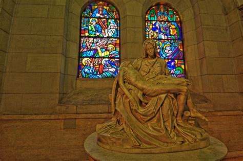 La Pieta | La Pietà (1499) is a masterpiece of Renaissance s… | Flickr