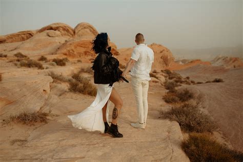 Tips for Shooting in a Dust Storm - Becca Cannon | Colorado Elopement Photographer