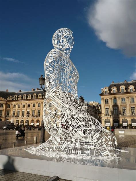 Jaume Plensa created this 6.5 meters high (21 feet) gigantic sculpture ...