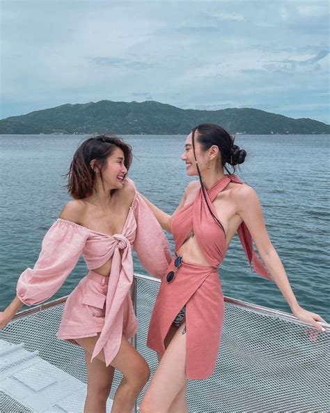 LOOK: 10 Ways to Match Outfits with Your Best Friend | Preview.ph