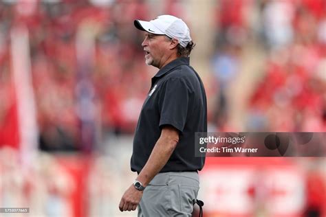 Head coach Dana Holgorsen of the Houston Cougars reacts in the second ...