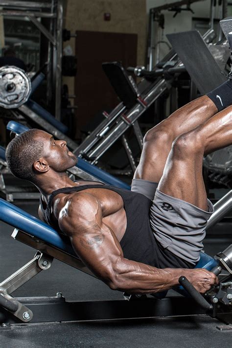 7 Killer Leg Workouts For Men at the Gym