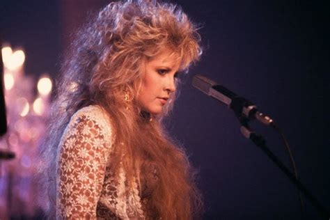 10 Best Stevie Nicks Songs of All Time - Singersroom.com