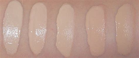 Raspberry Rouge: Clarins Everlasting Foundation Swatches