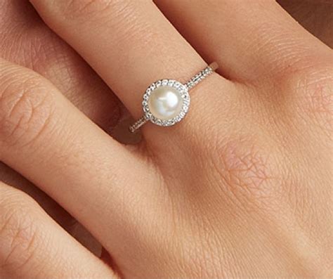 Style Spotlight: Cultured Pearl Engagement Rings | Jared