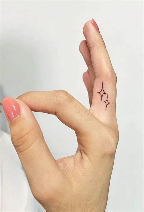 Aggregate more than 71 star tattoo in finger latest - in.coedo.com.vn