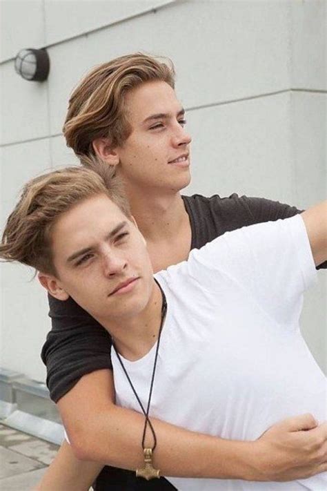 EVERYTHING IS GOING TO WORK OUT! LOOK AT THOSE SPROUSE TWINS! | Riverdale cole sprouse, Dylan ...