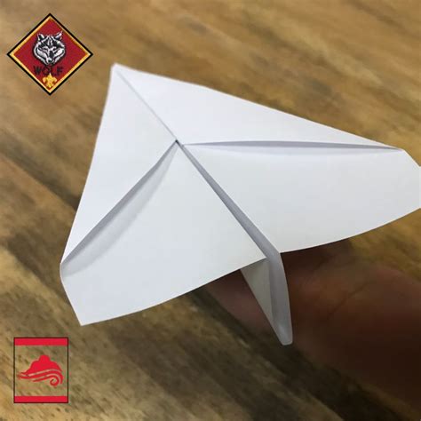 How To Fold A Paper Airplane — ScouterLife | Paper airplane folding, Paper airplanes, Printable ...