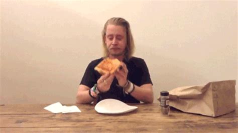 Home Alone Pizza GIF - Find & Share on GIPHY