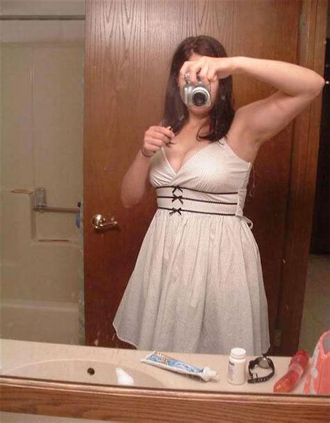 50+ Selfie Fails That Show Why You Should Always Check The Background ...