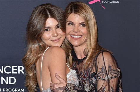 Lori Loughlin's daughter, Olivia Jade, comes under fire online over college-cheating scandal