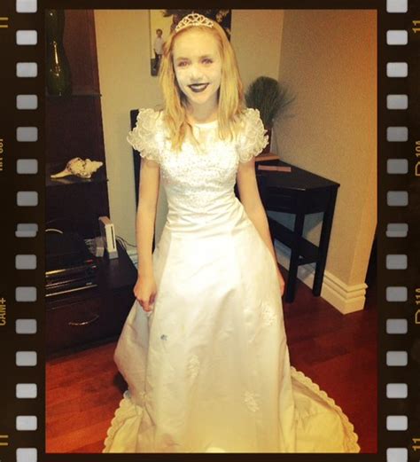 DIY White Queen Halloween Costume – Tip Junkie