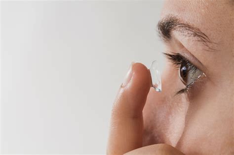 Learn About the Types of Contacts for Astigmatism